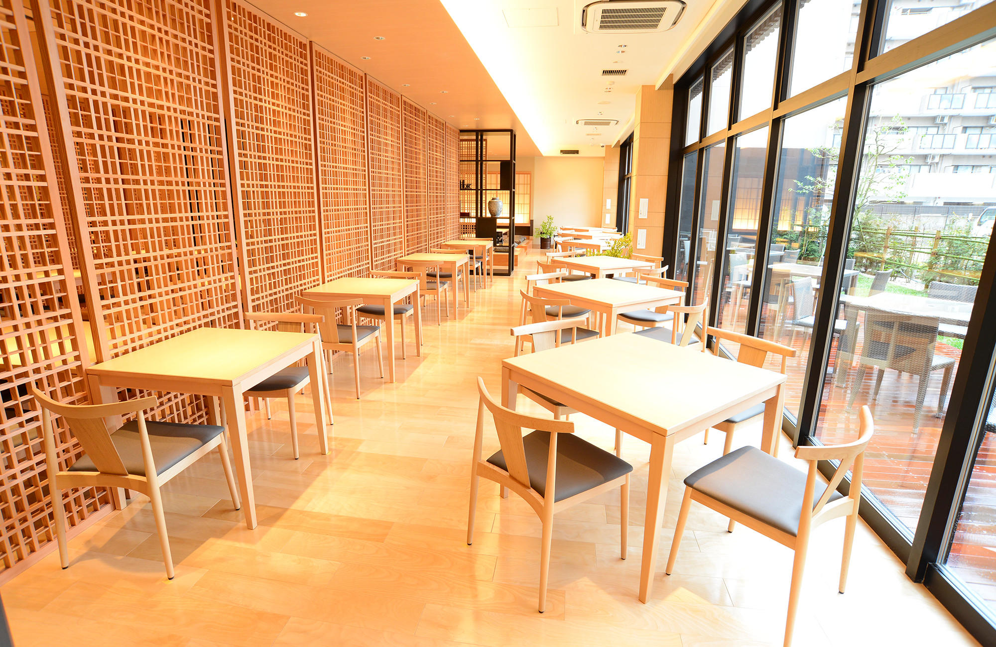 豆冨料理が自慢の当店のお食事処 綱島源泉 湯けむりの庄